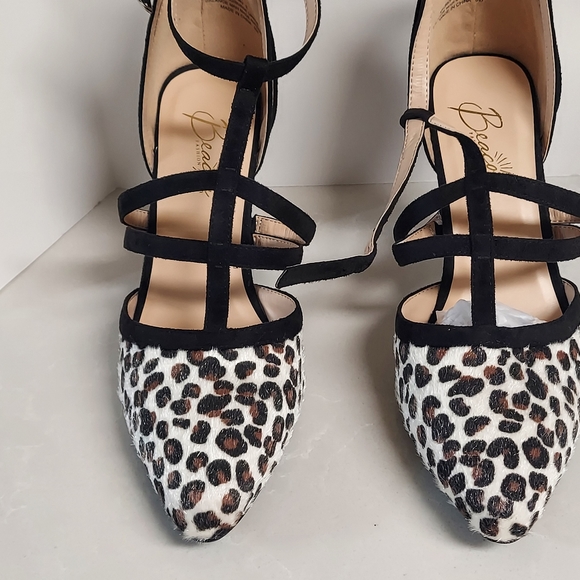 White Snow Leopard Heels 👠 - Picture 14 of 16